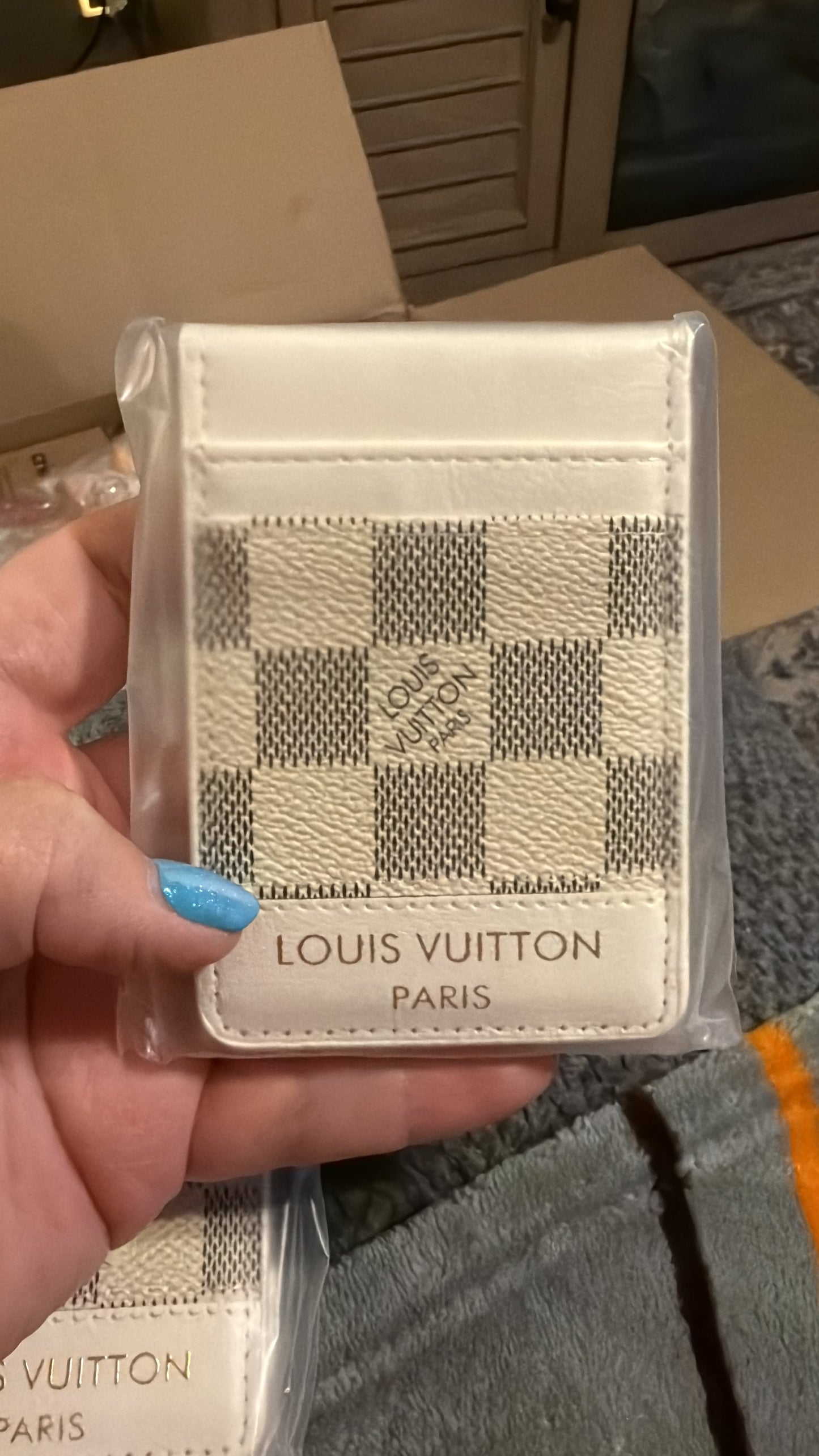 White l card holder