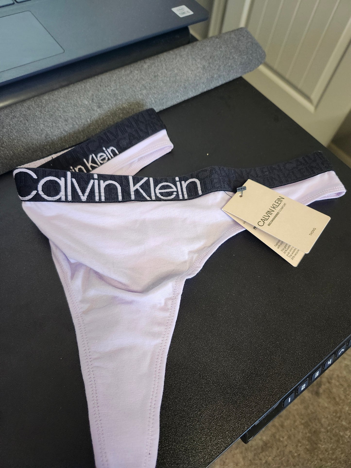 Calvin Klein Women's XL Purple Thong.