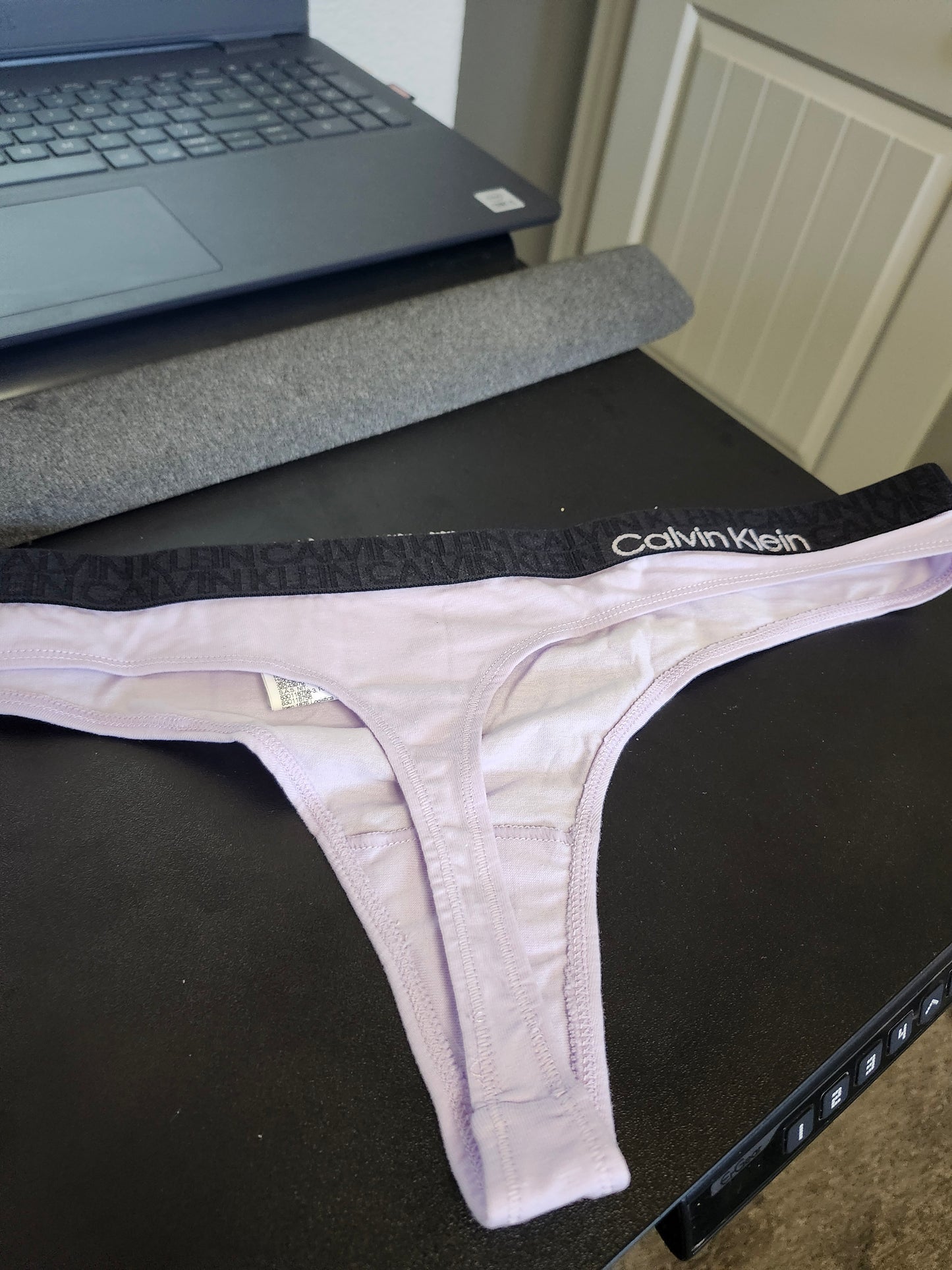 Calvin Klein Women's XL Purple Thong.